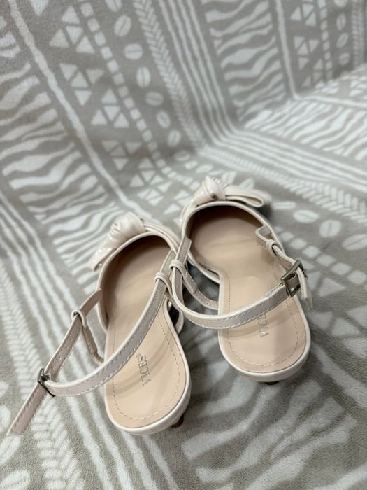 Buty czółenka na obcasie kaczuszka
