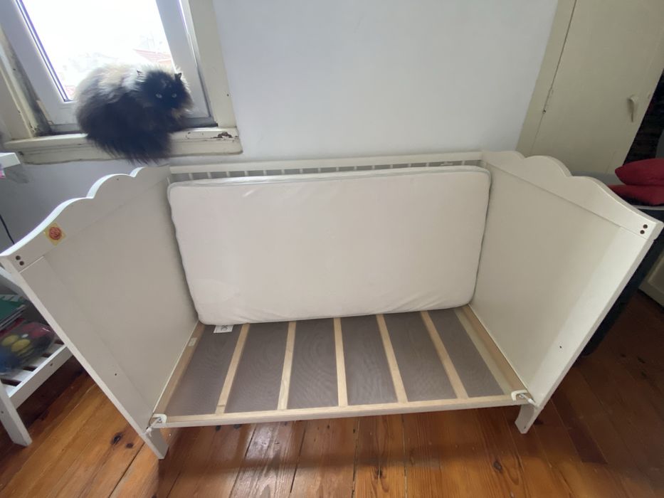 Berço de grades + colchão