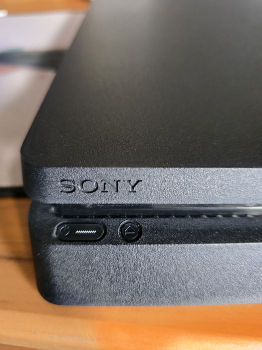 PlayStation 4 Slim 500GB  Заводська пломба / Ідеал