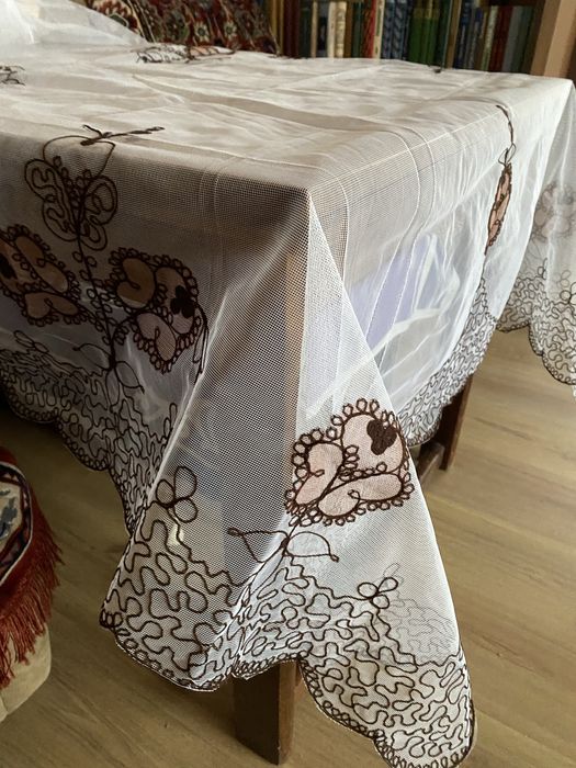 Скатертина на стіл