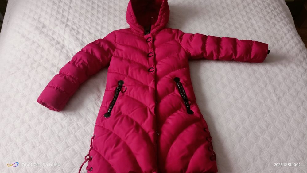 Zimowy czerwony płaszczyk dziewczęcy 134-140
