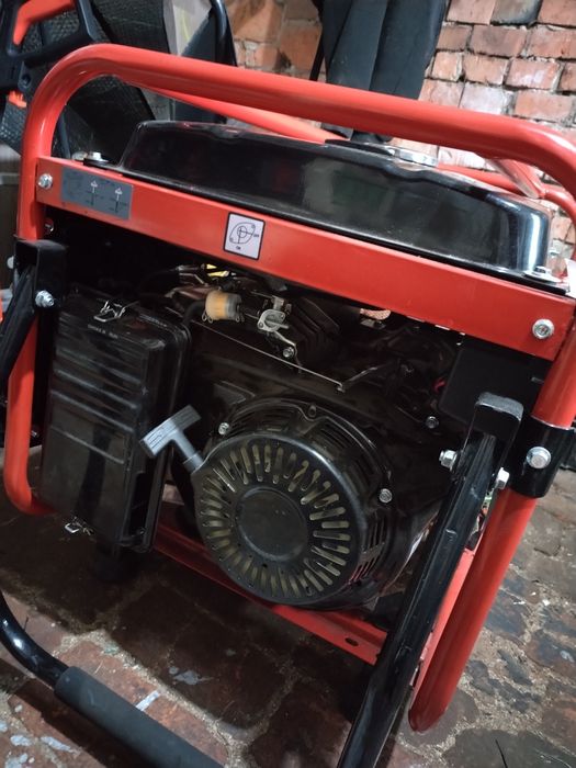 Генератор 3.3/4.8 кв трьохфазний