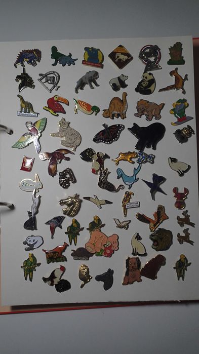 Pins antigos Cinema rádio, Tv, Jornais e animais