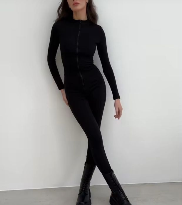 Шоколадний трендовий жіночий комбінезон на флісі М