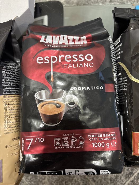 Zestaw dwoch kaw ziarnistych lavazza