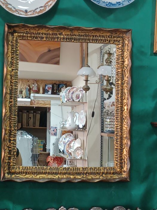 Espelho dourado moldura gesso