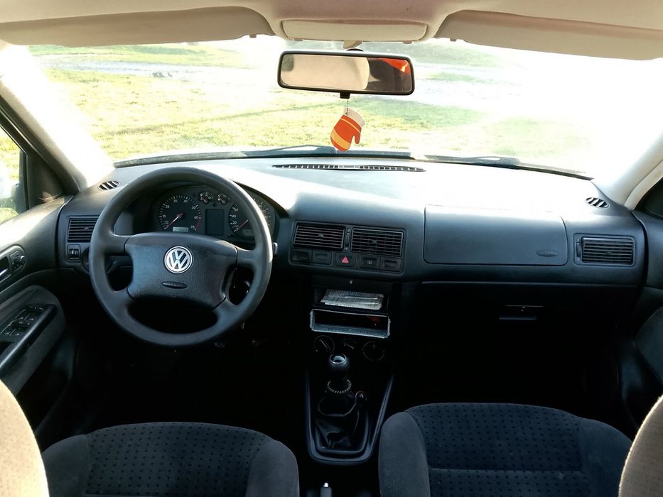 Продам Golf 1998 року. Надійний а саме головне цілий атомобіль