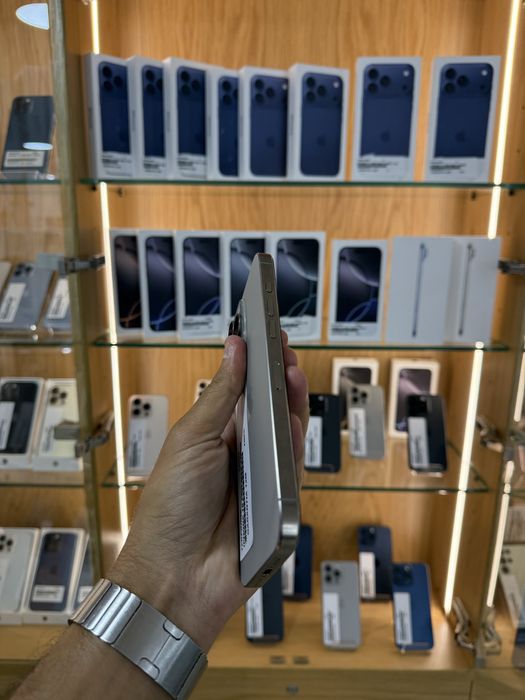 IPHONE 16 PRO MAX 256GB COMO NOVO