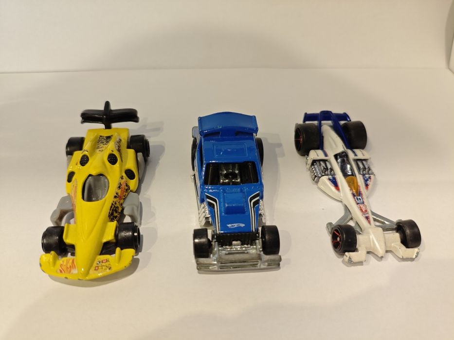 Машинки Hot wheels