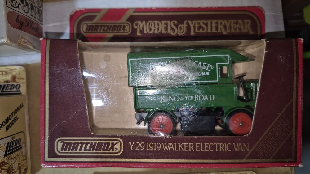 Stare autka lledo, matchbox 11szt kolekcjonerskie