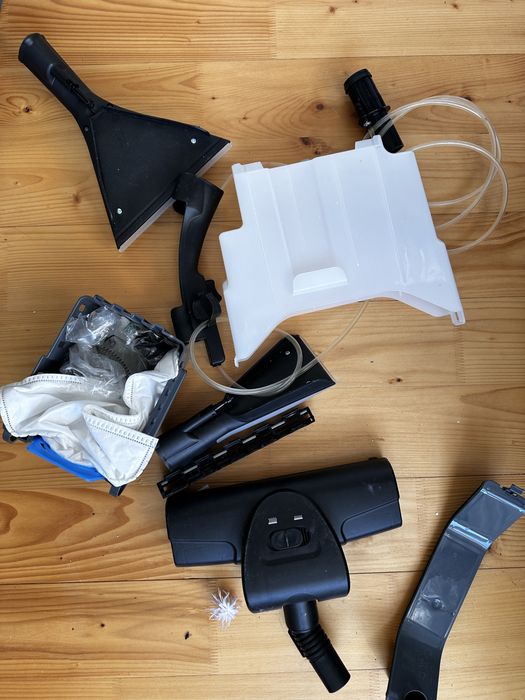 Пилосос миючий з аквафільтром Bosch BWD41740