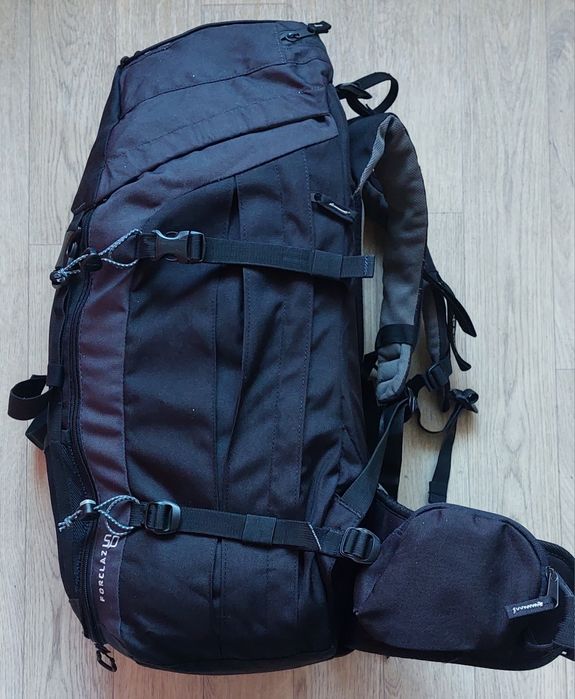 Рюкзак б/у спортивный FORCLAZ 50L, с дождевиком.