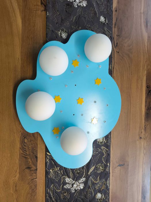 Żyrandol niebieski, duże kule.