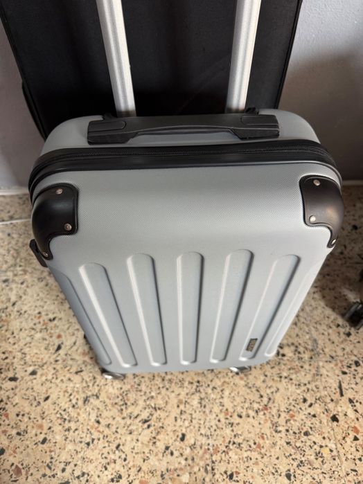 Malas de viagem novas e usada