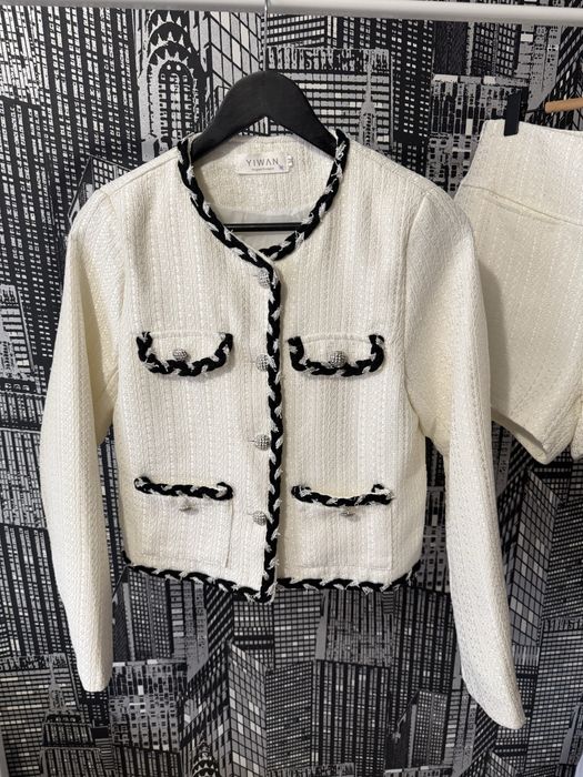 Жіночій стильний костюм з жакетом і шортами, твідовий костюм old money