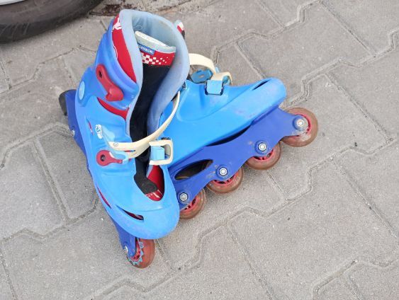 rolki decathlon r. 32 (wkladka 20 cm) + kask + ochraniacze