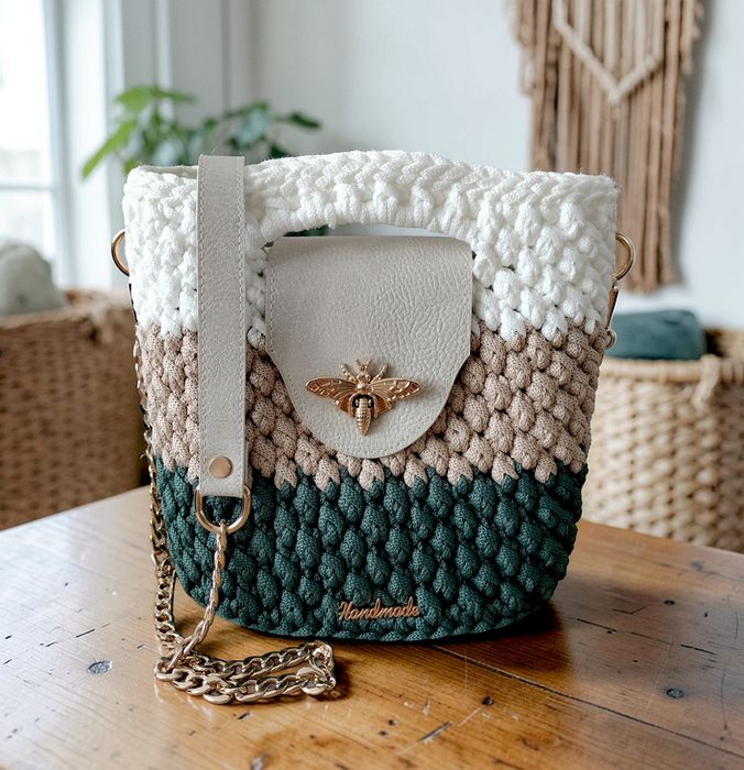 Torebka robiona na szydełku