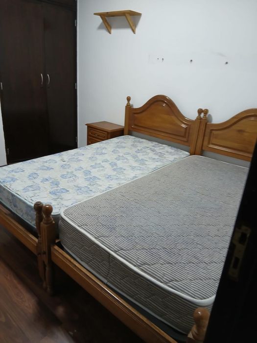 Quarto mobiliado com varanda