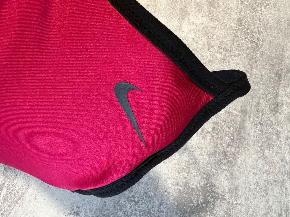 Спортивний топ Nike