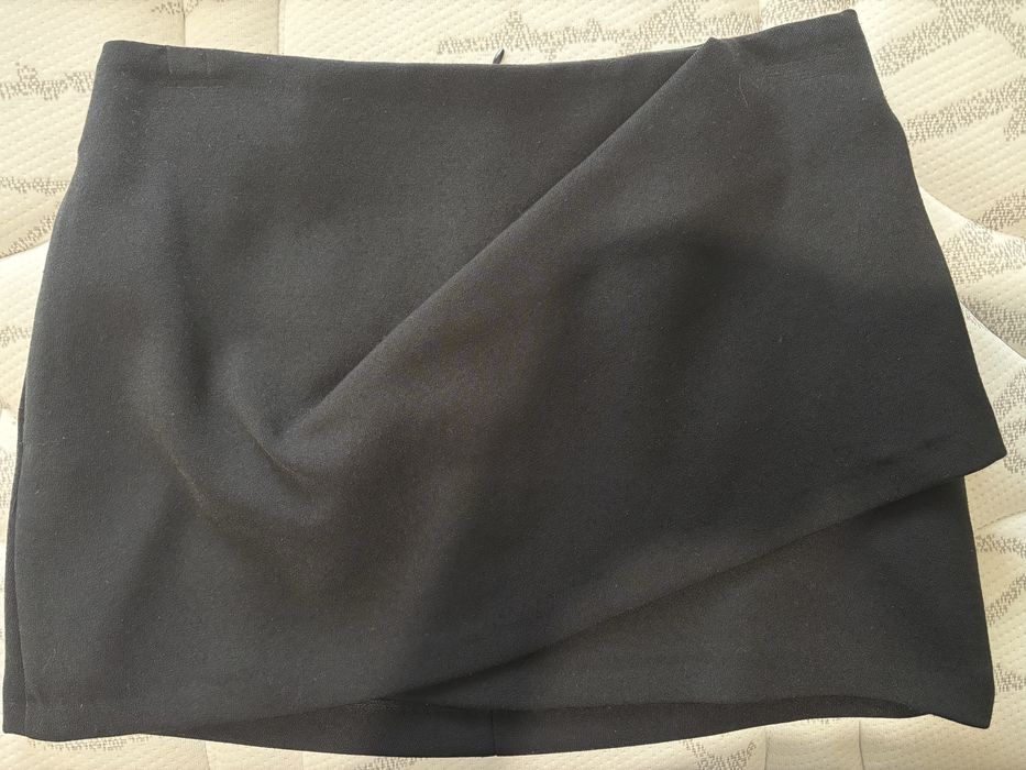 Mini saia azul curta e confortável