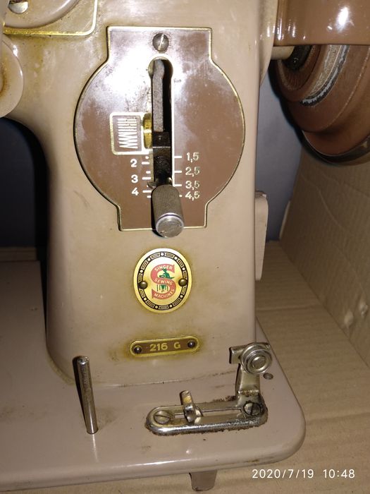 Maszyna do szycia Singer 216G