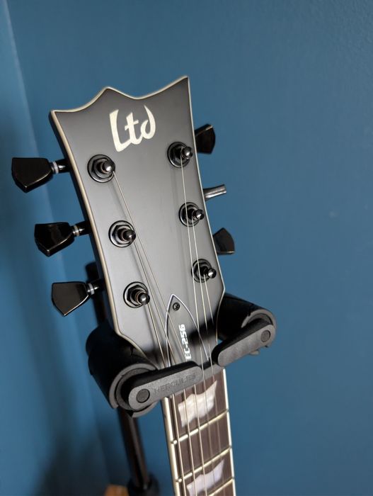 Gitara ESP ltd ec-256 Candy Apple Red