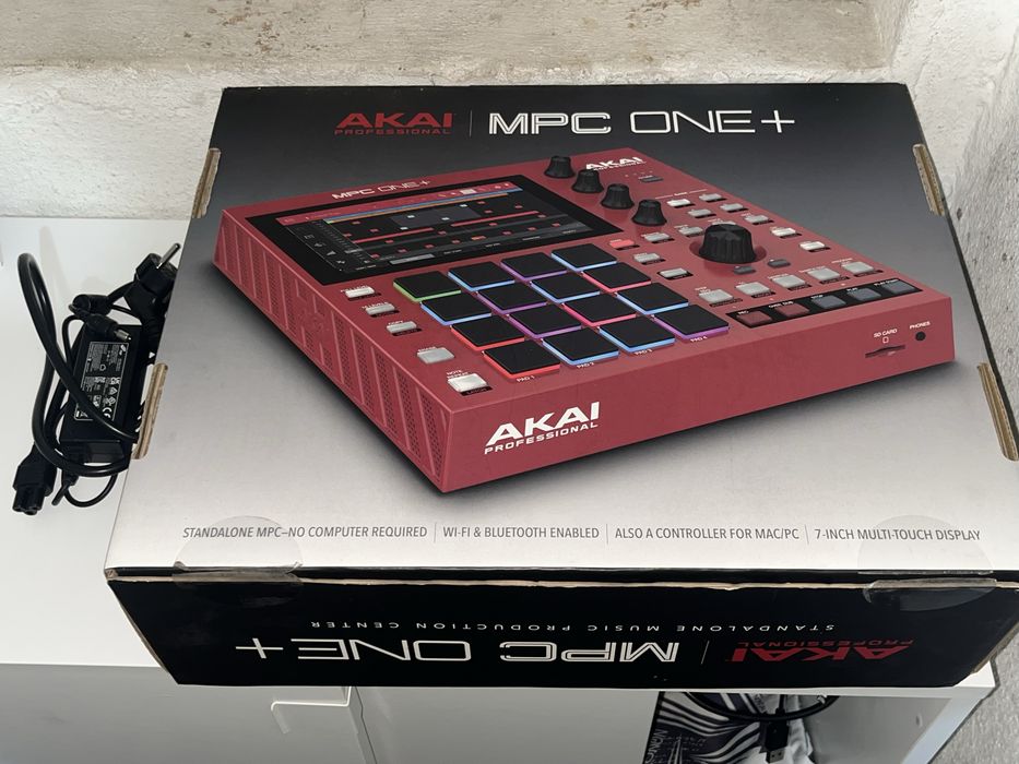 Akai MPC one+, Akai MPK mini (nao incluido)