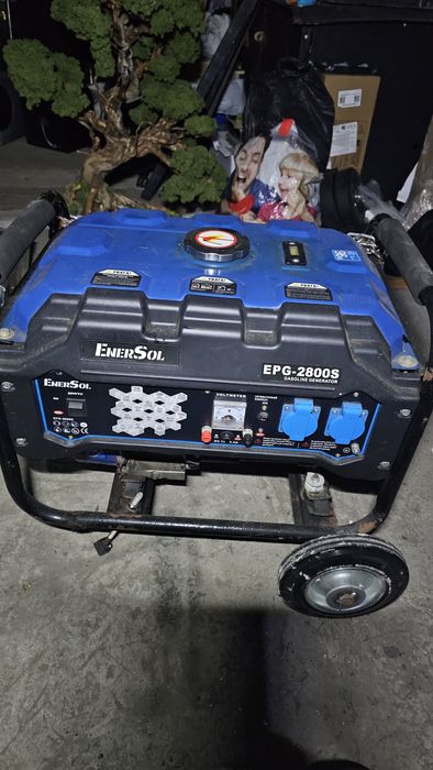 Генератори та вуличний кожух, короб, каністри