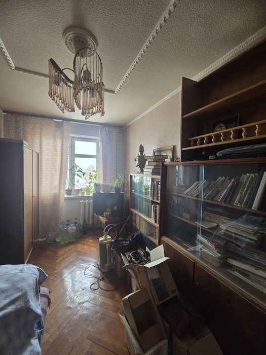 Продам 3х комнатную Салтовка  8х/з