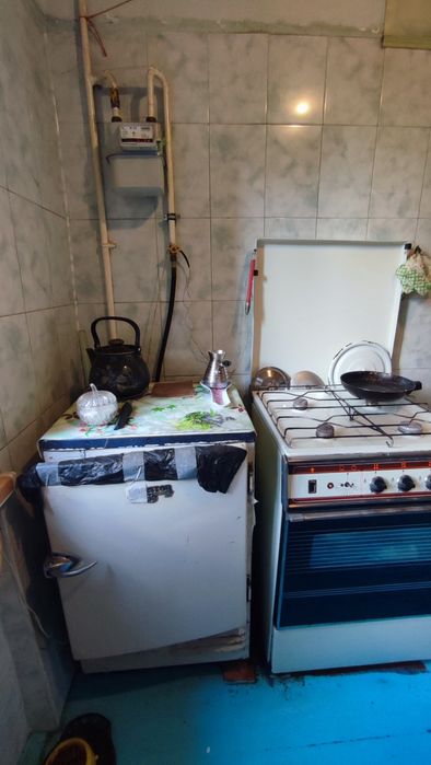 3-х комн. квартира СевГОК, остановка "Стадион" 3-й этаж, не угловая