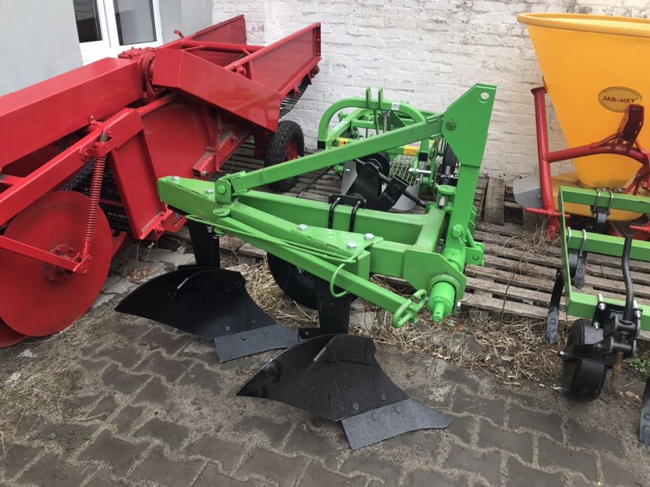 Плуг Bomet Польща