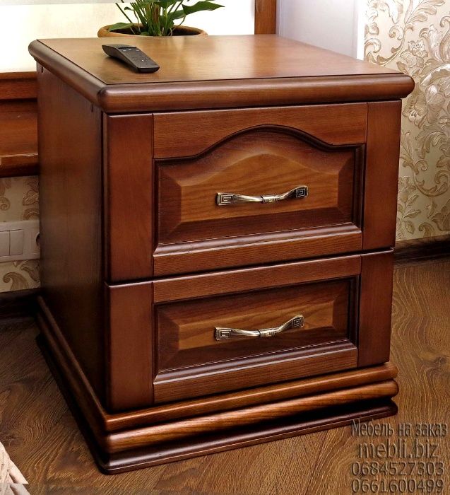 Спальня: Ліжко, Столик туалетний, 2 Тумбочки Комод Шафа Шифоньєр Трюмо