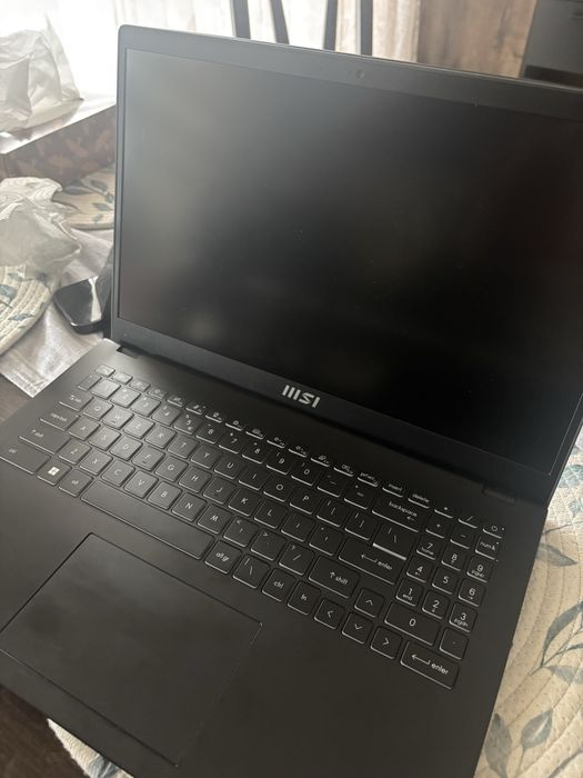 OKAZJA! Laptop MSI Modern 15 / i5-1155G7 / 8 GB / 512 SSD / WIN 11