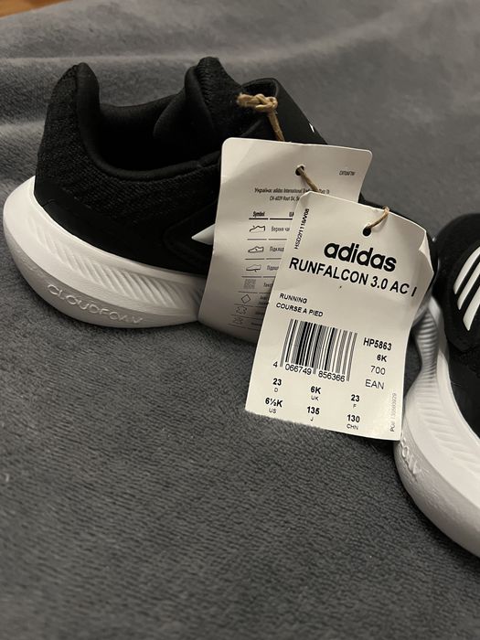 Кросовки adidas новые