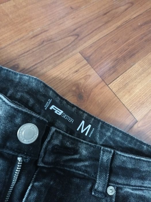 Spodnie z nadrukowanymi malunkami