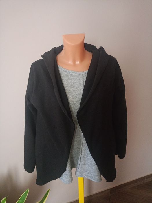 Sweter kardigan z kapturem