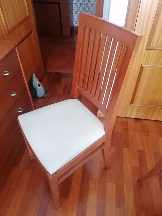 4 Cadeiras em pinho