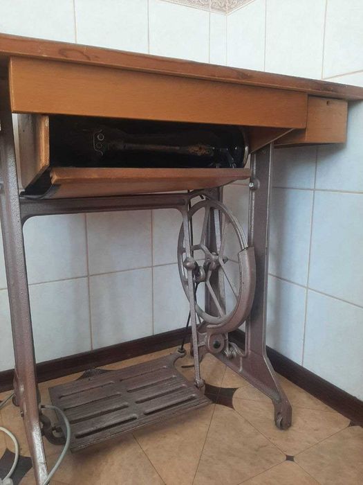 Швейна машинка '"Подолка"