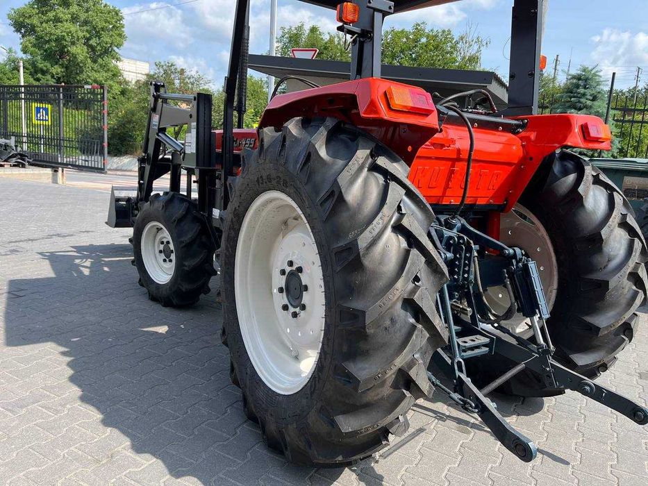 Kubota L1-455 Front