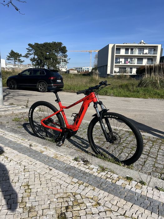 BICICLETA KTM MACINA RACE 592 de 2022 (48cm)