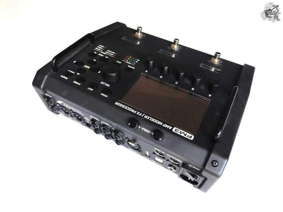 Fractal Audio Axe FX FM3 з чохлом та кабелем
