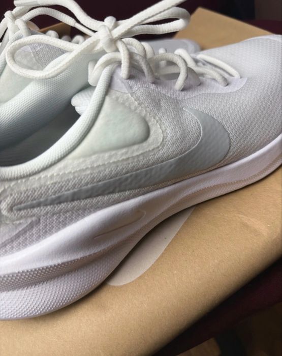 Nike Revolution 7