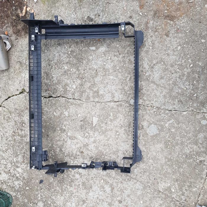 ramka chłodnic pas przód Jaguar F-pace 15-21