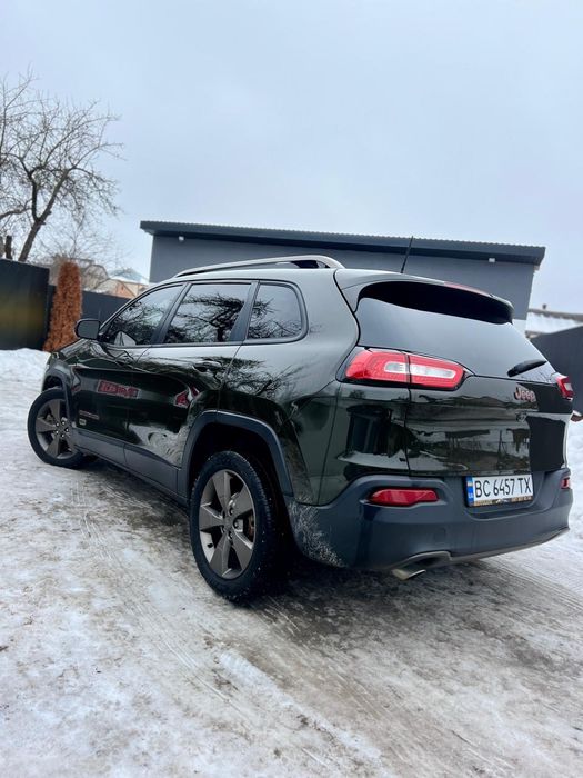 Продам позашляховик jeep