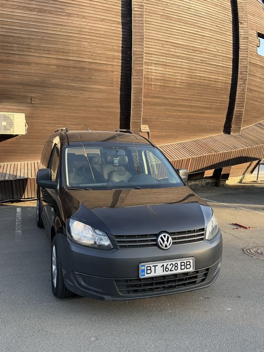 Продам  volkswagen caddy maxi 7 locuri 2012