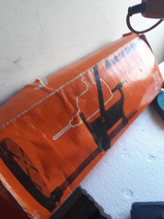 Berbequim  e  Coluna  Bleck e Decker