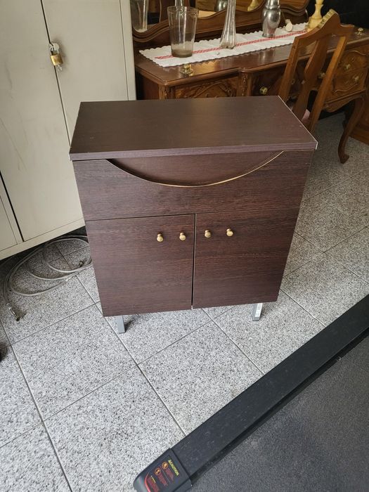 Mobel pequeno de arrumação