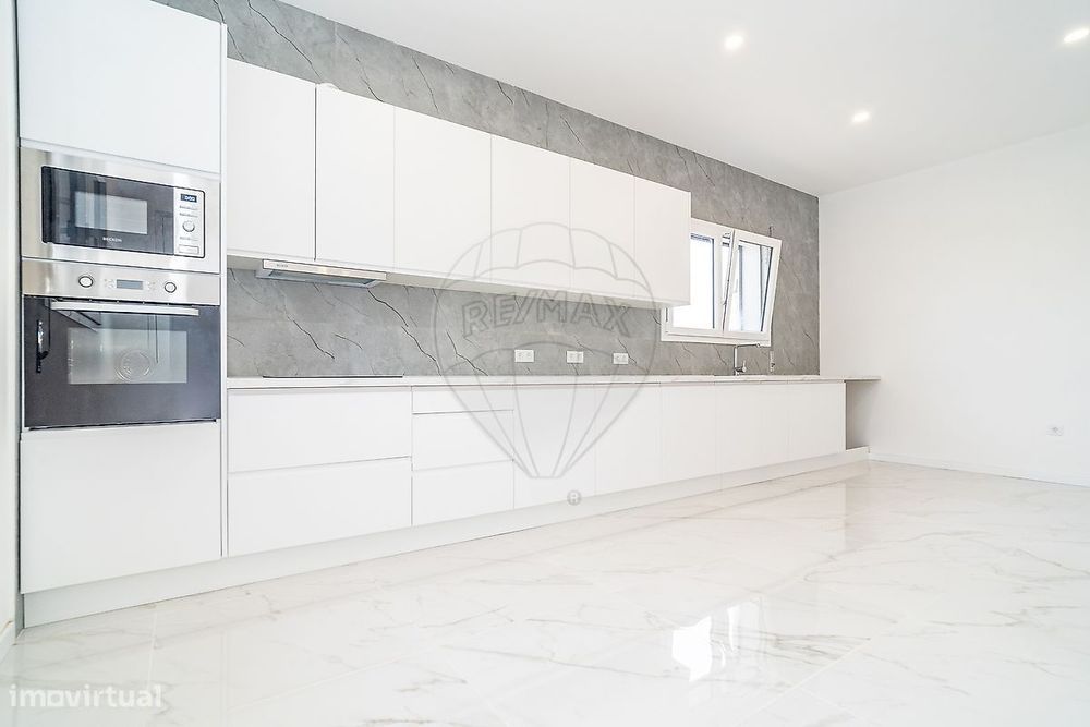 Moradia T5 para venda