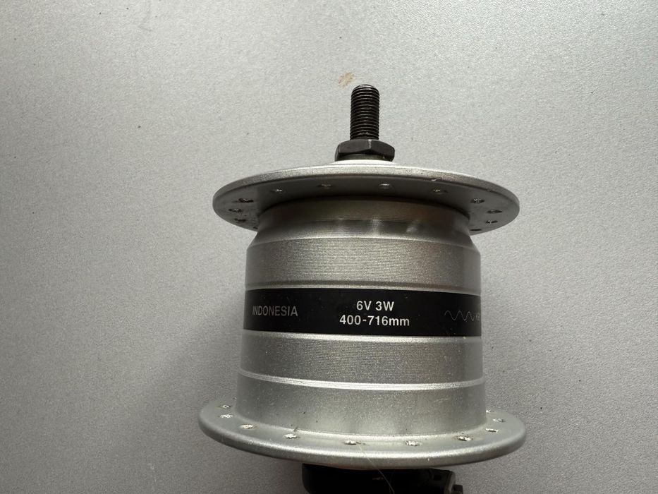 Динамо втулка Shimano DH-3N21 в чудовому стані