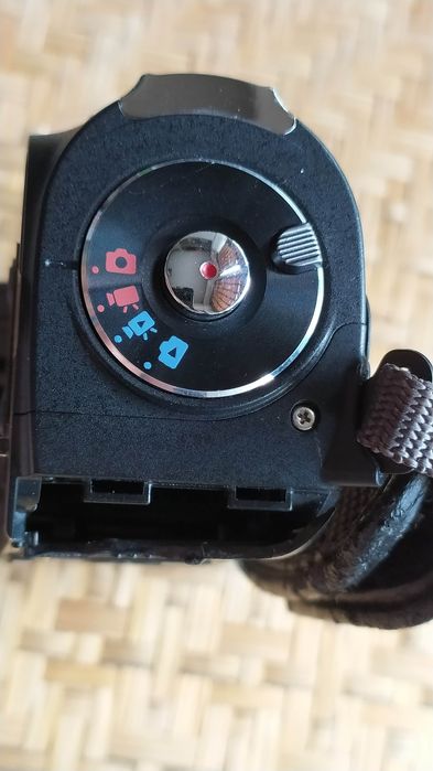 Відео камера CANON FS100E